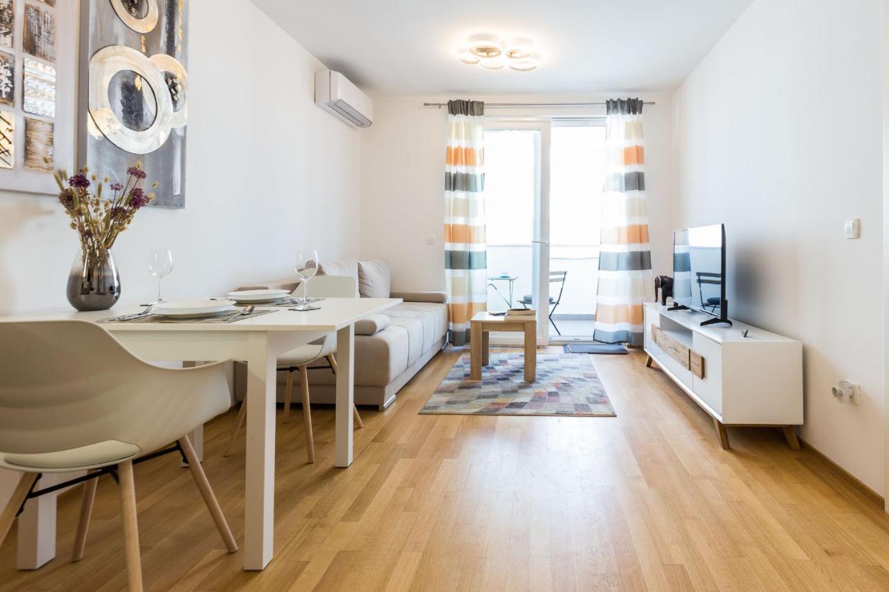 Tanja modern apartment with balcony&parking garage Zadar Bagian luar foto