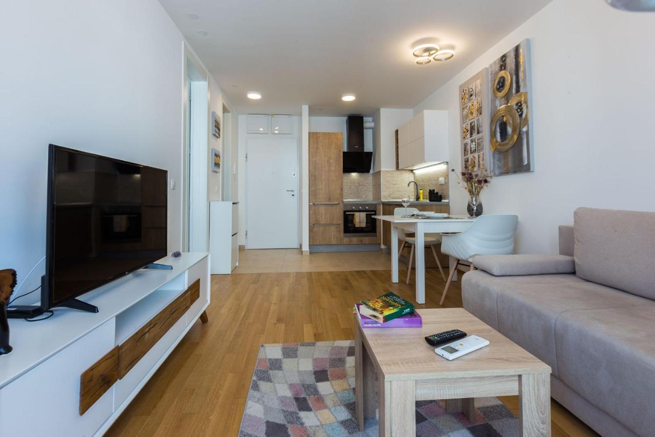 Tanja modern apartment with balcony&parking garage Zadar Bagian luar foto