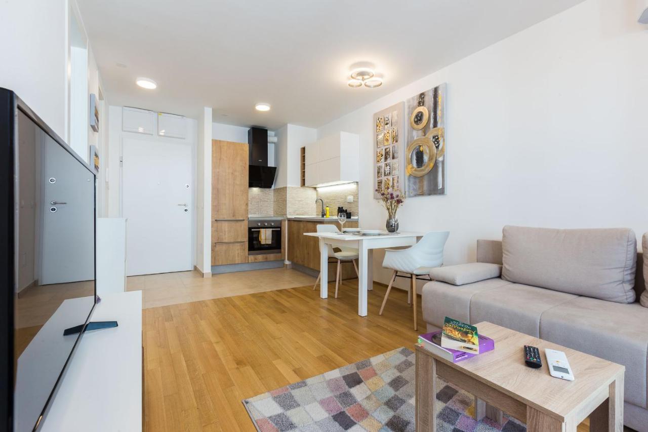 Tanja modern apartment with balcony&parking garage Zadar Bagian luar foto