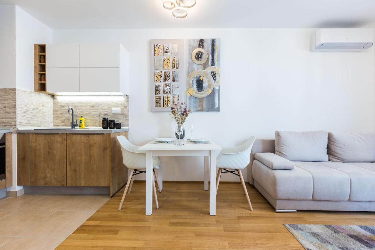 Tanja modern apartment with balcony&parking garage Zadar Bagian luar foto