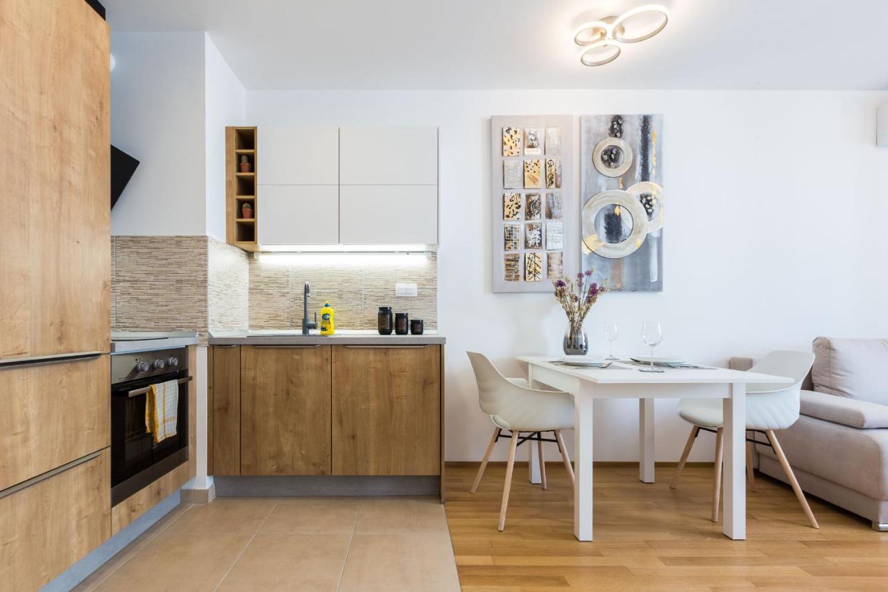 Tanja modern apartment with balcony&parking garage Zadar Bagian luar foto