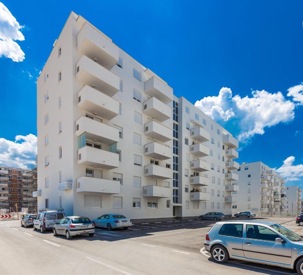 Tanja modern apartment with balcony&parking garage Zadar Bagian luar foto